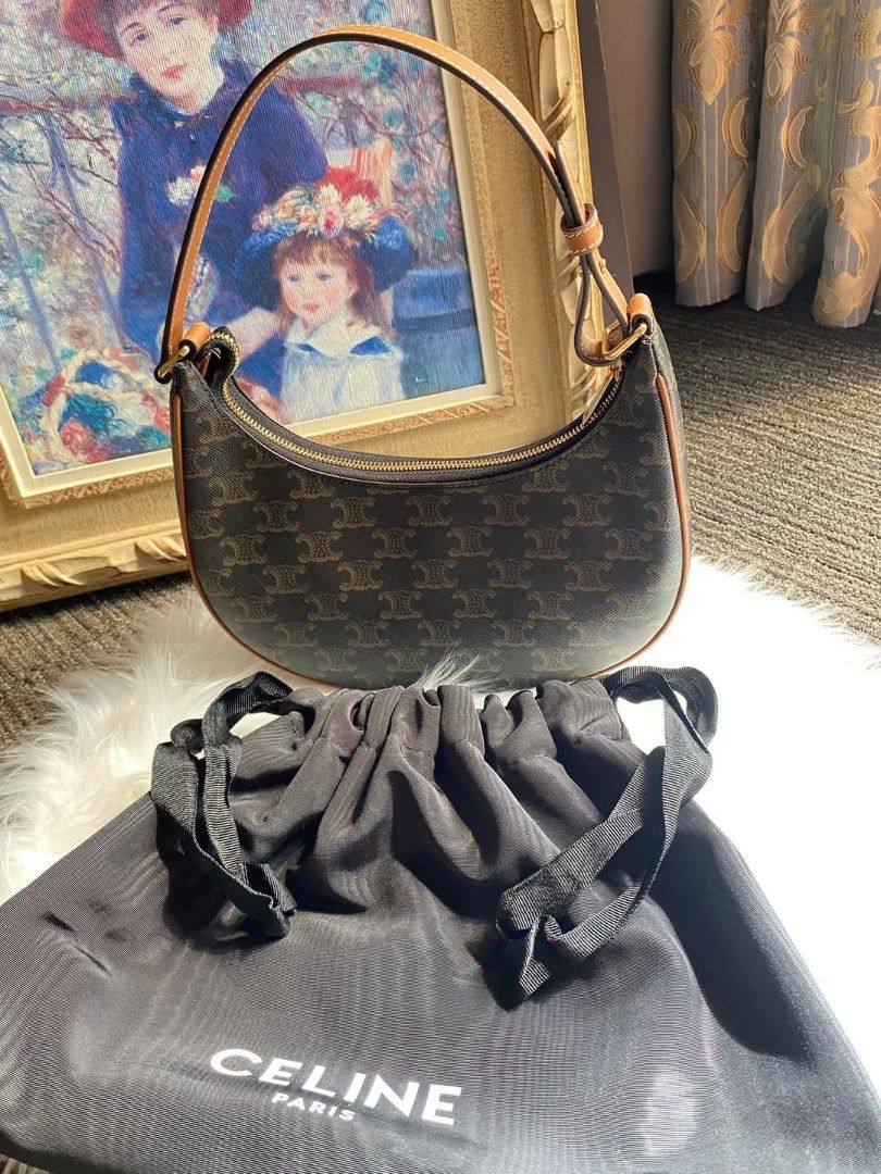 celine with dustbag coded🇯🇵 (Category: Luxury Bags & Wallets) located in Tagum. Submitted by jorace112439395 (Listing ID 1355050111, Image 2). Description: celine with dustbag coded.