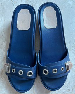 (Category: ) located in . Submitted by missparis (Listing ID 1354928579, Image 1). Description: .