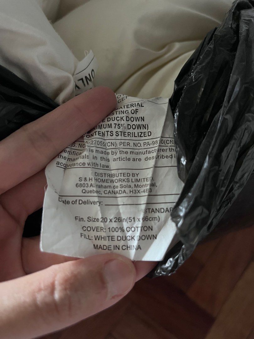 Duck Down Duvet Filler (Standard Size) (Category: Bedding & Towels) located in San Juan City. Submitted by stronqd (Listing ID 1354975249, Image 2). Description: Standard Size (see photo for details) Duck Down Duvet filler. Never used, but needs dry cleaning as it is only stored in a garbage bag, not its original conatiner..
