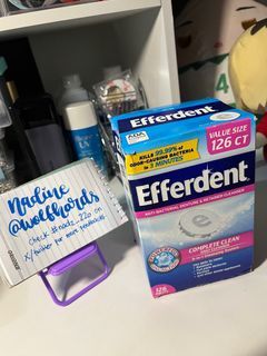 Efferdent denture cleanser from 🇺🇸