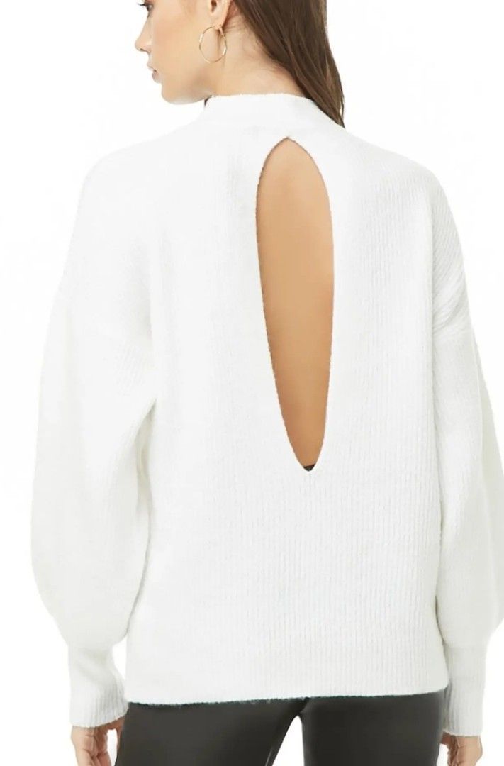 Forever 21 Round Neck Cream Sweater (Category: Coats, Jackets and Outerwear) located in Cainta. Submitted by fade1 (Listing ID 1355028476, Image 1). Description: Used once in Korea. No flaws. Size XS on tag but can fit up to medium MOP: GCASH.
