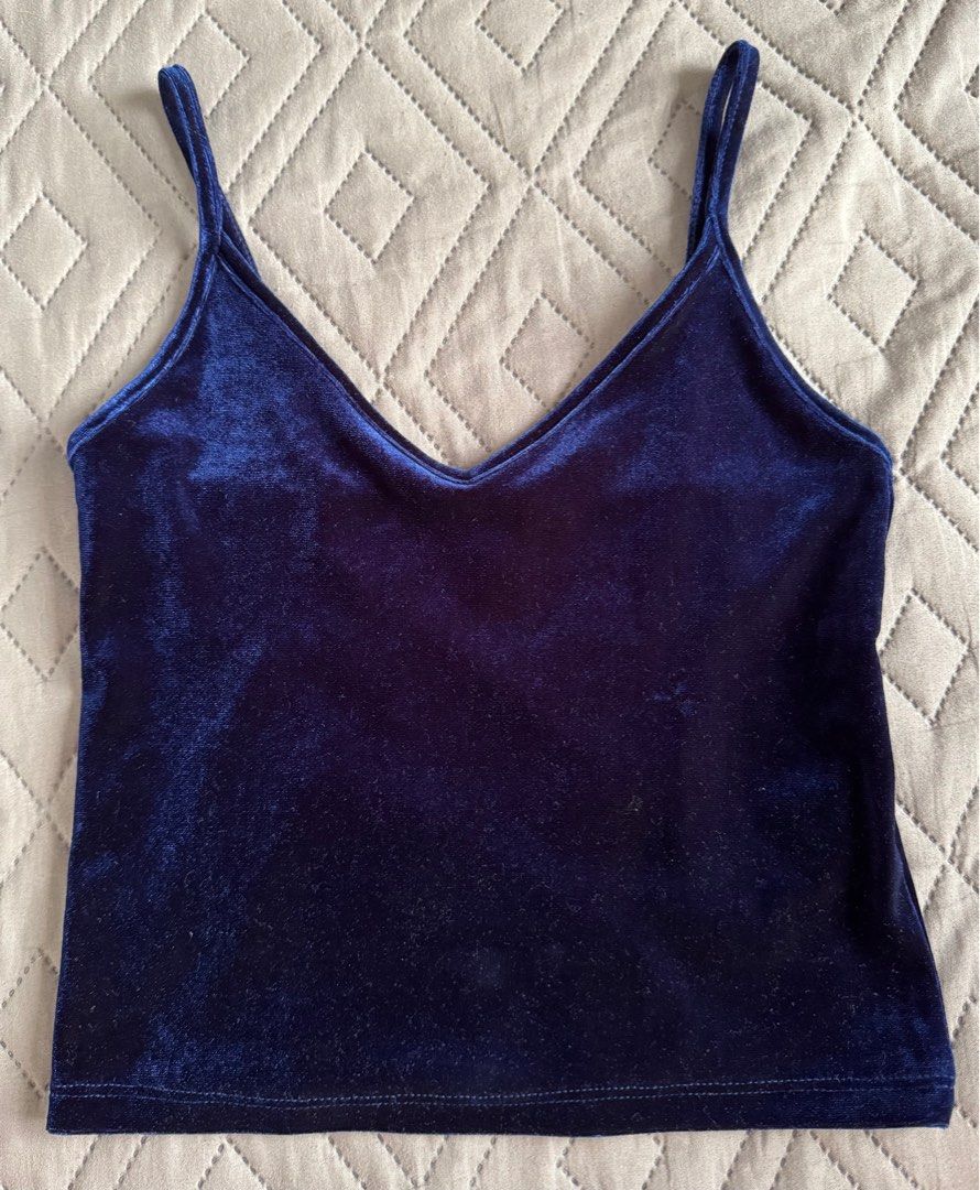 Forever 21 velvet crop top (Category: Others Tops) located in Cavite. Submitted by queenvenus (Listing ID 1354965834, Image 1). Description: Forever 21 spaghetti strap Crop top Velvet Royal blue.