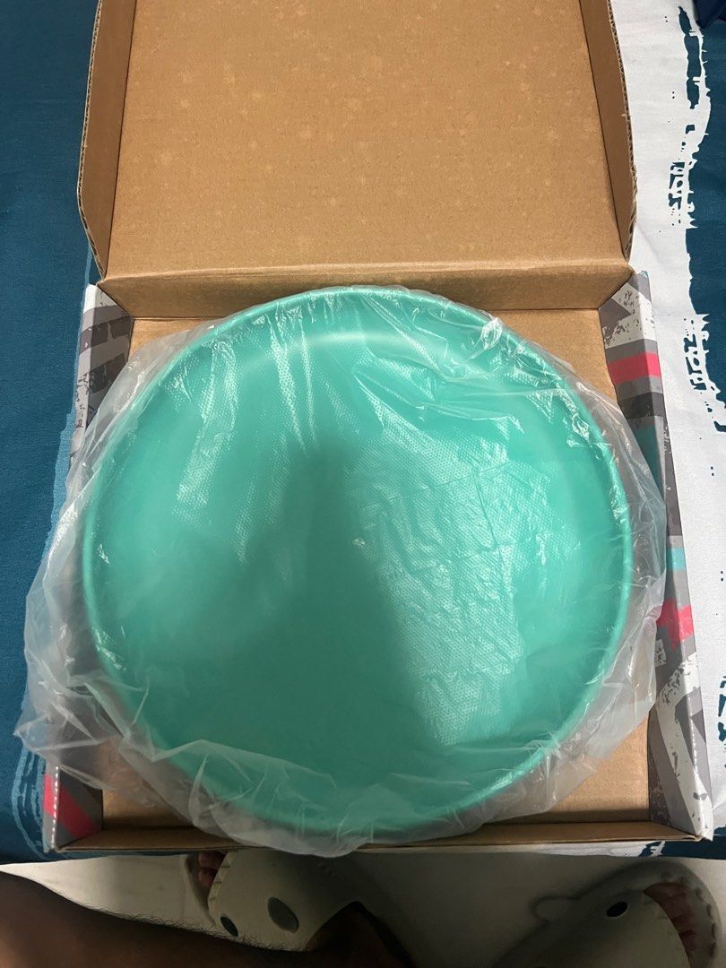 Frisbee (Category: Other Sports Equipment and Supplies) located in Singapore. Submitted by _nitsujjj (Listing ID 1355040671, Image 3). Description: .