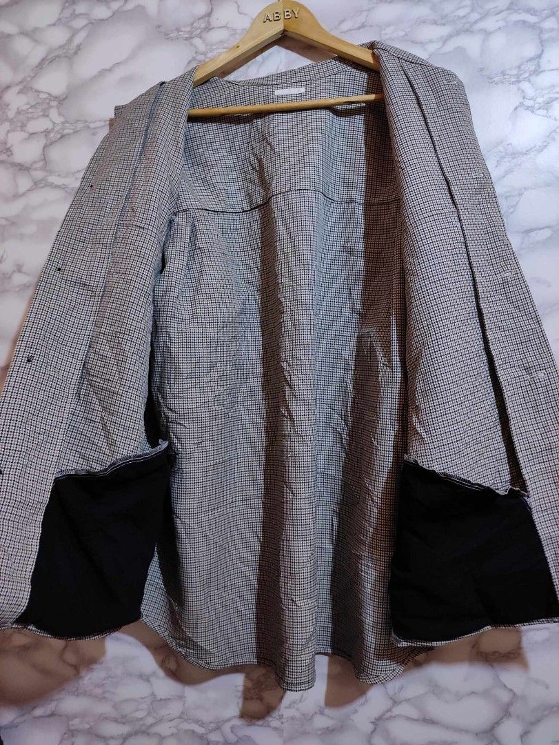 GU by Uniqlo Over shirt (Category: Formal Shirts) located in Bulacan. Submitted by 2nd_base (Listing ID 1354982464, Image 3). Description: Width: 24 Length: 31 XL on tag Excellent condition No issue.