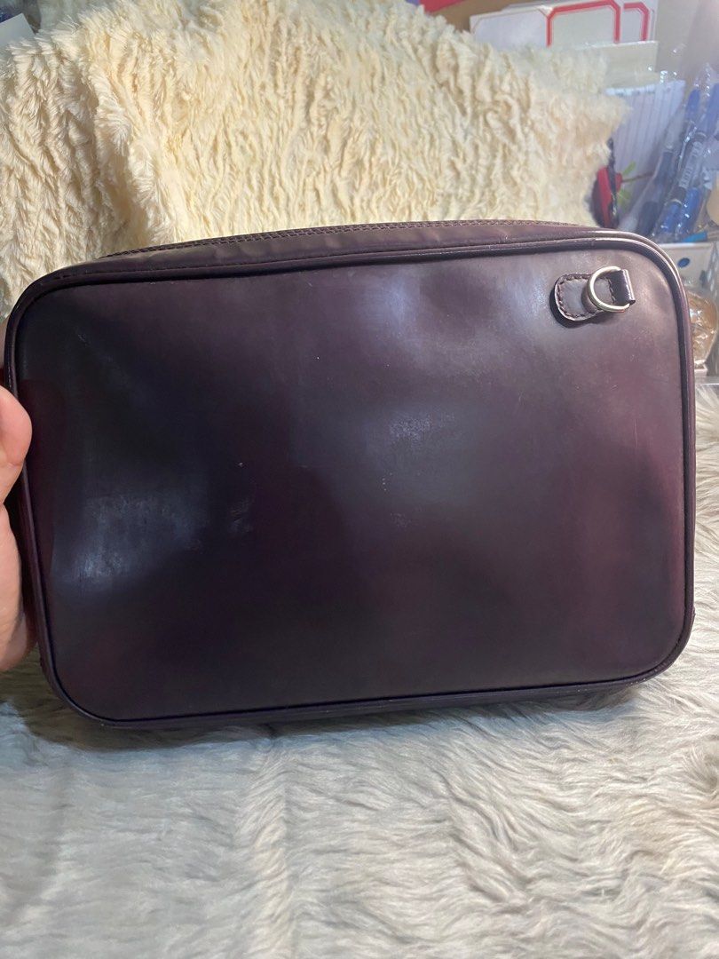 gucci pouch clutch (Category: Luxury Bags & Wallets) located in Antipolo. Submitted by prelovedcloseta (Listing ID 1355014033, Image 2). Description: auth gucci pouch or clutch purple preloved very spacious vintage.