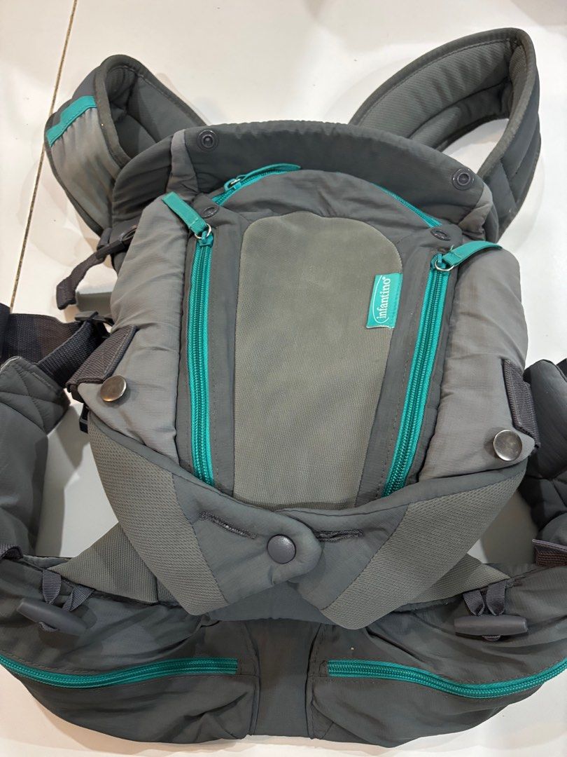 Infantino Baby Carrier (Category: Carriers & Slings) located in Manila. Submitted by arla.dr (Listing ID 1354976932, Image 2). Description: In good confition.