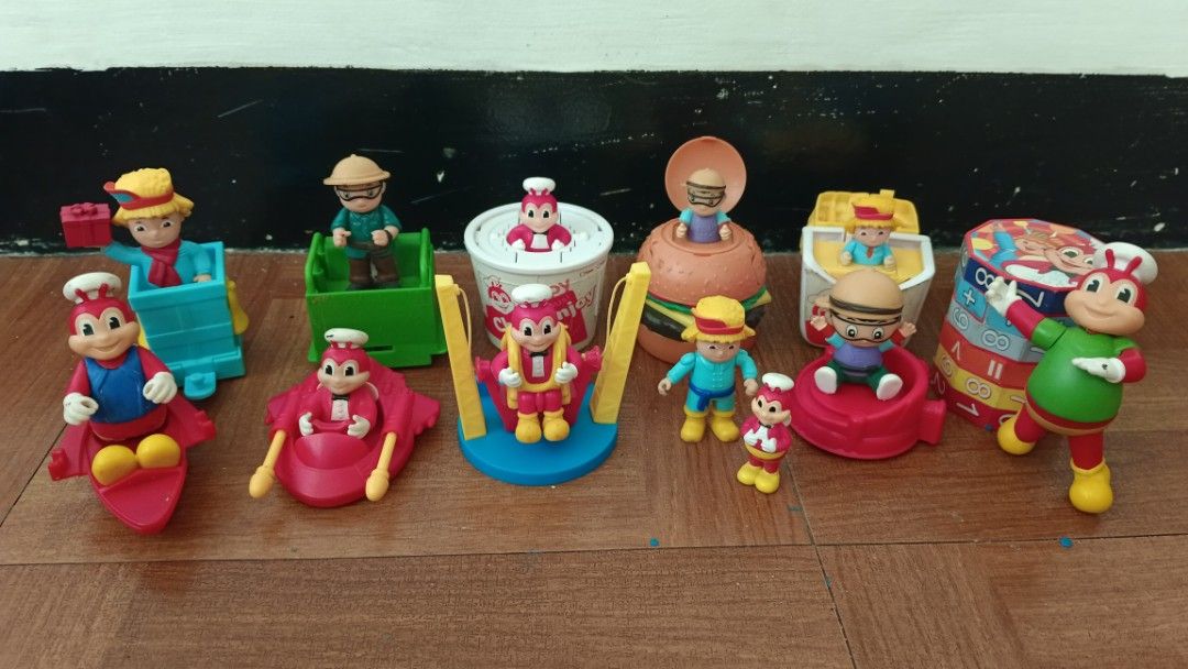 Jollibee Toy Collection (Category: Character Goods) located in Taytay. Submitted by reese511 (Listing ID 1354959302, Image 1). Description: Used Jollibee Toy Collection Take All 13pcs and 1pcs Unused Jollibee tumbler plus free 4pcs mix toys all for 500.
