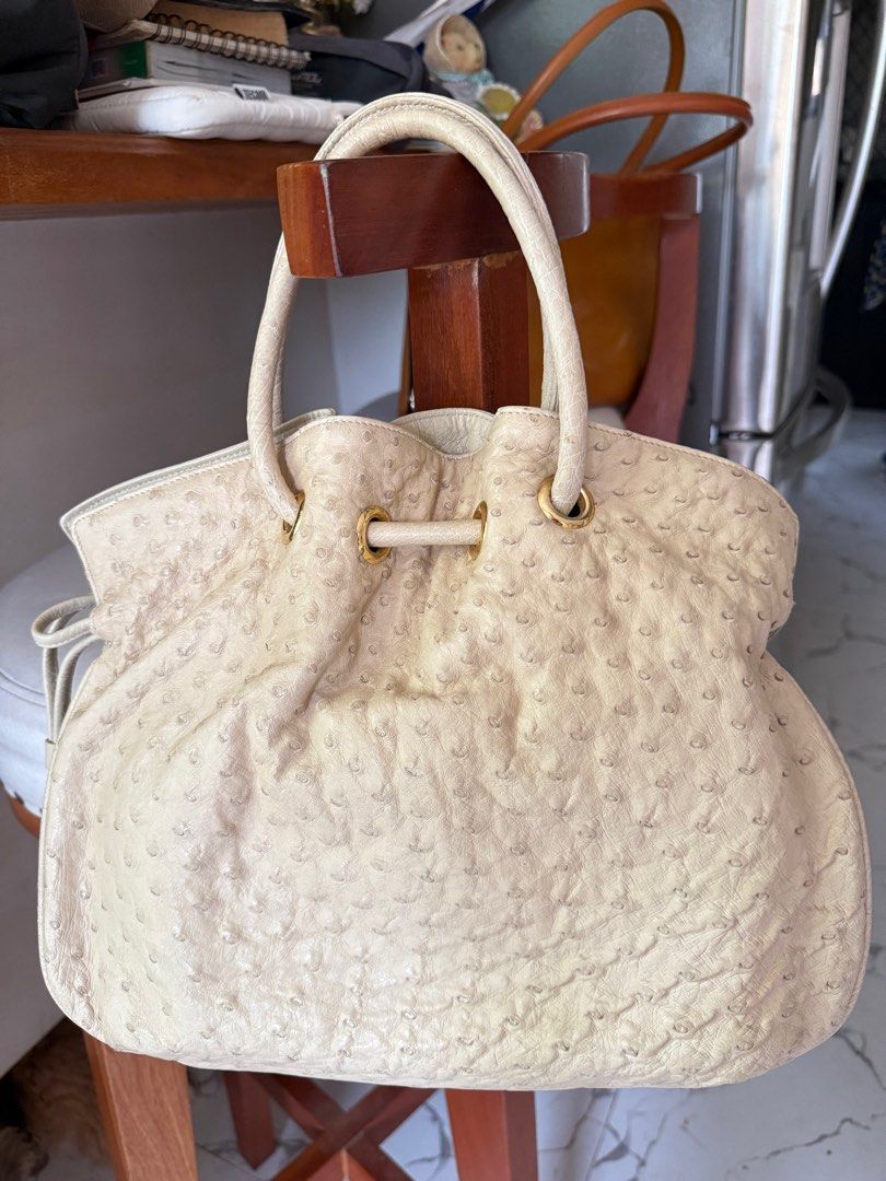 JRA Authentic Ostrich (Category: Luxury Bags & Wallets) located in Bacolod City. Submitted by vintage_vogue6100 (Listing ID 1354989877, Image 3). Description: JRA certified ostrich leather In excellent condition .