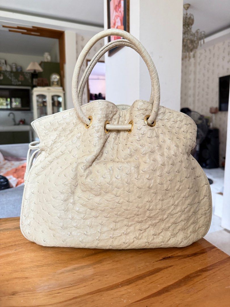 JRA Authentic Ostrich (Category: Luxury Bags & Wallets) located in Bacolod City. Submitted by vintage_vogue6100 (Listing ID 1354989877, Image 2). Description: JRA certified ostrich leather In excellent condition .