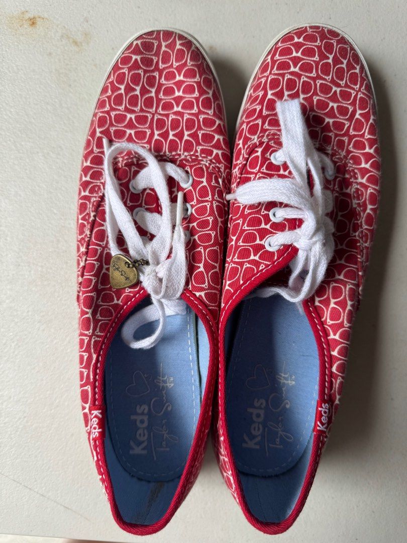 KEDS X TAYLOR SWIFT COLLAB (Category: Sneakers) located in Paranaque City. Submitted by msjam63 (Listing ID 1354989881, Image 1). Description: Barely used Red and white From Canada Size 8.5 US.