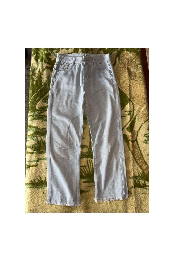 Lightwashed denim pants (Category: Jeans) located in San Pablo. Submitted by sellrie (Listing ID 1354931494, Image 1). Description: no ww.