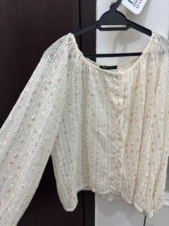 (Category: ) located in . Submitted by reenewardrobe (Listing ID 1355043090, Image 1). Description: .