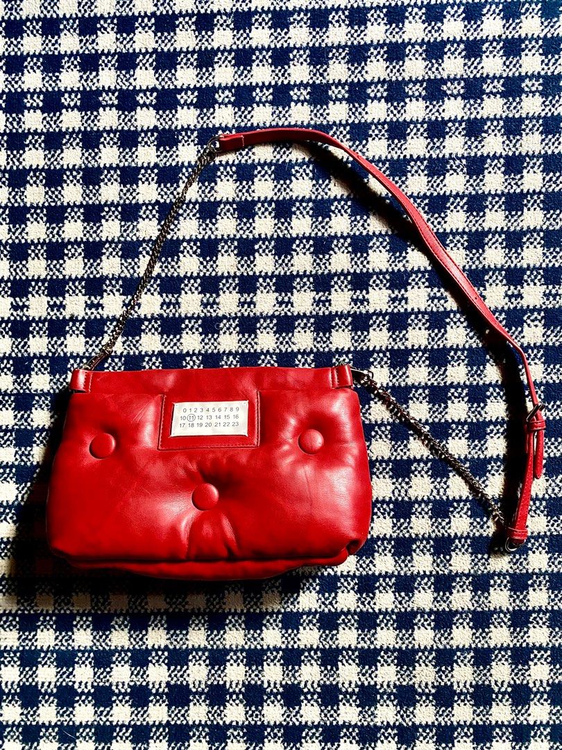 Maison Margiela Glam Slam Leather Bag (Category: Purses & Pouches) located in San Pablo. Submitted by undoground_ (Listing ID 1355004594, Image 3). Description: ✅ Available Maison Margiela Glam Slam Leather Bag Issue: Unnoticeable Small Chipping Detachable Sling Magnetic Closure 2 Inner Pockets “OFF” Width: 12 Length: 8 NEGOTIABLE.
