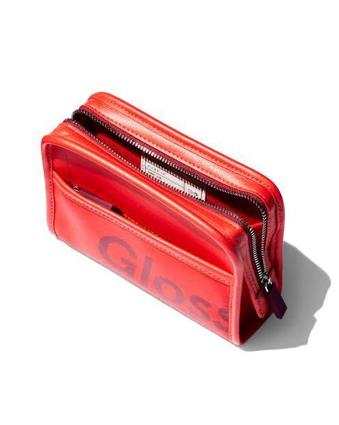 Mini glossier makeup bag (Category: Makeup) located in Pasig City. Submitted by polasy (Listing ID 1354943097, Image 1). Description: .