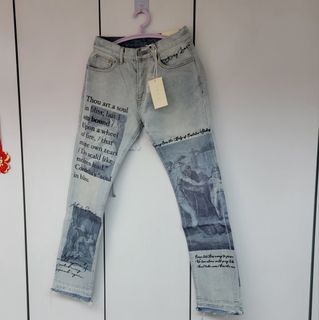 MNML

D243 STRAIGHT SHAKESPEARE DENIM LIGHT BLUE JEANS629405146187541118