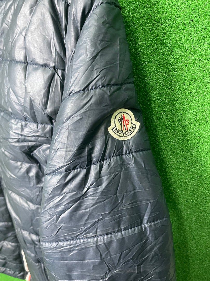 Monclear jacket (Category: Activewear) located in Kajang. Submitted by azie65 (Listing ID 1355033769, Image 2). Description: 👕PIT23 👕LABUH28 👕CONDITION CANTIK 👕NO REFUND 🤝 👕LIHAT SEMUA DETAIL BAJU SEBELOM MEMBELI 👕JIKA ADA SEBARANG SOALAN SILA PM @ WASAP LINK DI PROFIL 👕TIADA OFFER 🙏🏻🤝 👕HARGA RM + rm8 SS RM15 TERIMA KASIH SEMOGA KITA SEMUA SENTIASA DALAM LINDUNGAN ALLAH S.W.T 🤲🏻.