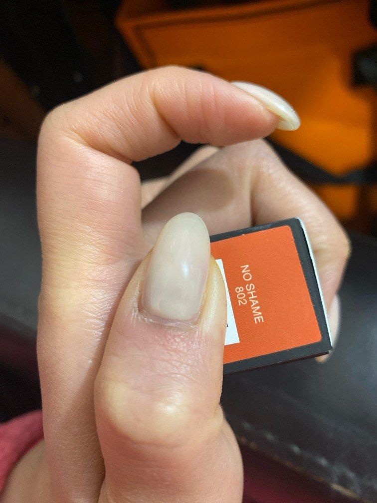 Nars （分類：化妝品）位於 Hong Kong。 由 leelee2323 提交（商品編號 1355082316，圖片 3）。簡介： lip stick 最新版 colour 802 。