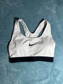 (Category: ) located in . Submitted by declutter.exclusives (Listing ID 1355079752, Image 1). Description: .