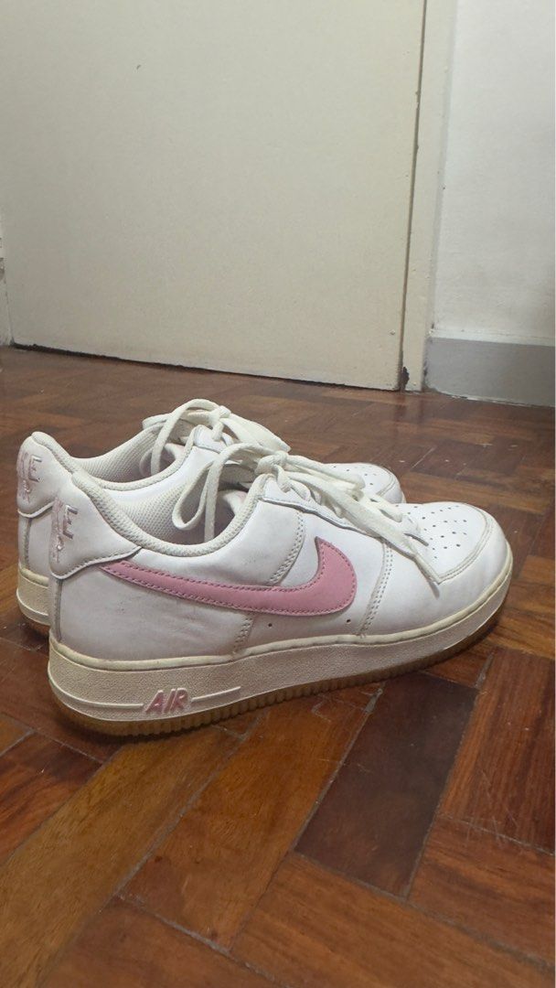 Original Nike Air Force (Category: Sneakers) located in Marikina City. Submitted by decltqueen (Listing ID 1355055345, Image 2). Description: Original Nike Air Force, Anniversary Edition Yellowish sole - pwede pa alisin di ko lang alam how US Size 8.5 Men Women used Have box here pero di na ung box nya. Sa Hk ko kasi binili, di ko na inuwi. .