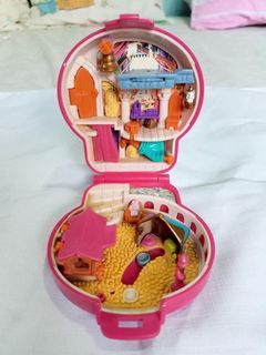 Polly Pocket Hunchback and Notredame