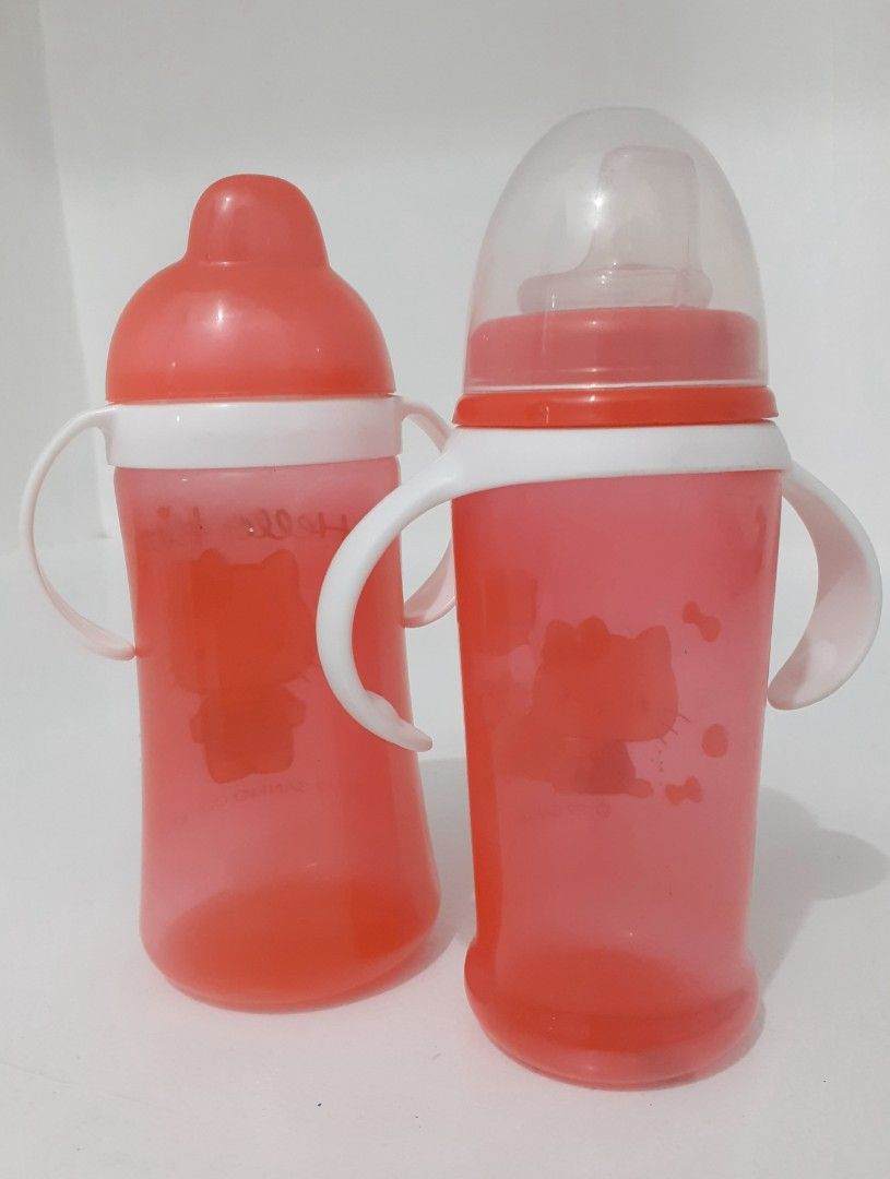 Sanrio HELLO KITTY TPDLERS TRAINING CUP /BOTTLES (Category: Breastfeeding & Bottle Feeding) located in Manila. Submitted by eriiicaspage (Listing ID 1354983862, Image 3). Description: PreOwned ^LikeNew UnUsed Authentic Sanrio HELLO KITTY TODLERS TRAINING CUP /BOTTLE wth handle Set of 2 10OZ gift sa baby ko ., kso Baby boy 👶🧒e ,kaya di Nagamit .☺ Goods pa rin Condition both , ❤❤.