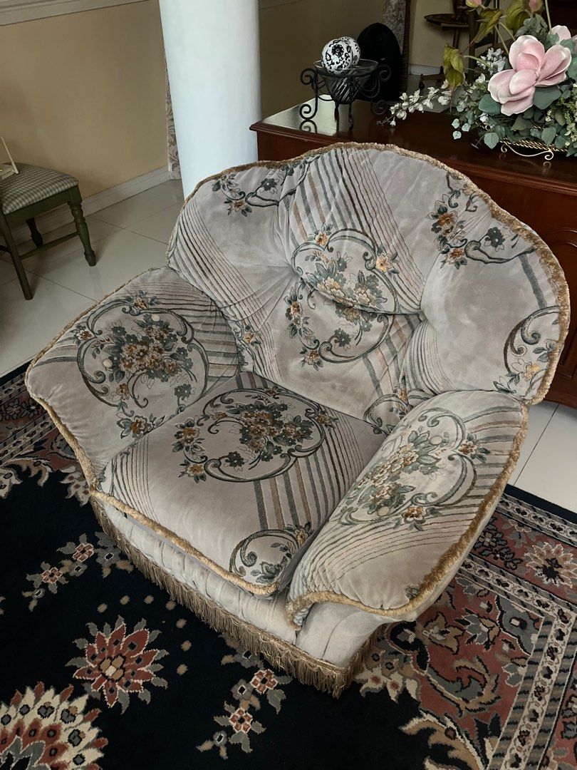 EUROPEAN VICTORIAN Sofa Set (Category: Sofas) located in Quezon City. Submitted by littlemissvelvet (Listing ID 1354915734, Image 3). Description: set of 4 with 5 pillows As is where is PICK UP ONLY *any item not enumerated above are NOT included.