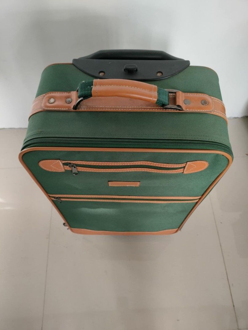 Sphere vintage style luggage size medium soft case good condition Php1,400. (Category: Luggage) located in Taytay. Submitted by abeatrice77985 (Listing ID 1354911885, Image 2). Description: Sphere vintage style luggage size medium soft case good condition Php1,400..