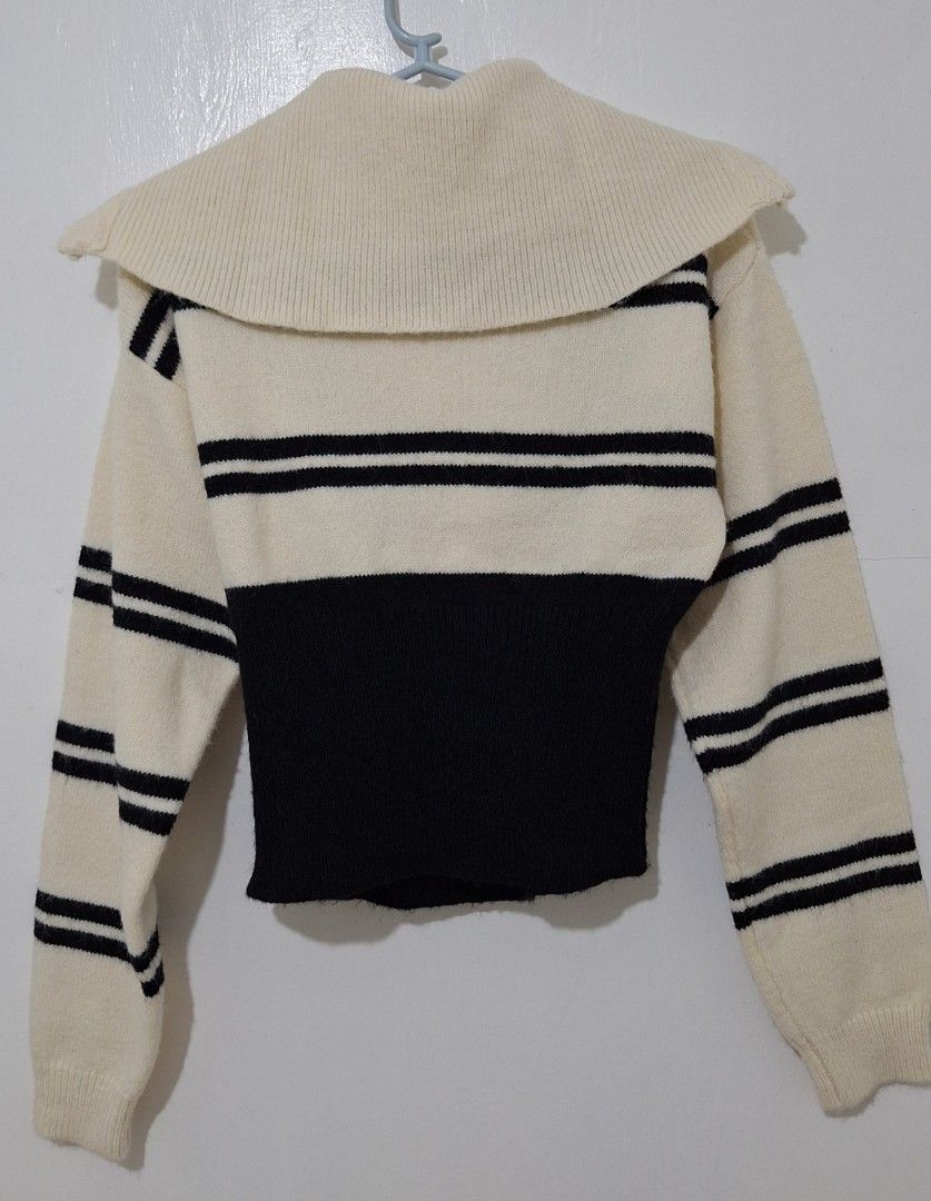 Forever 21 Striped Colorblock Combo Sweater Half Zip (Category: Coats, Jackets and Outerwear) located in Cainta. Submitted by fade1 (Listing ID 1355016398, Image 2). Description: A knit combo sweater featuring a colorblock design, partial striped pattern, half-zip front, funnel neck, dropped long sleeves, and ribbed trim. Used once. Excellent condition. Size small but can fit up to medium. MOP: GCASH.