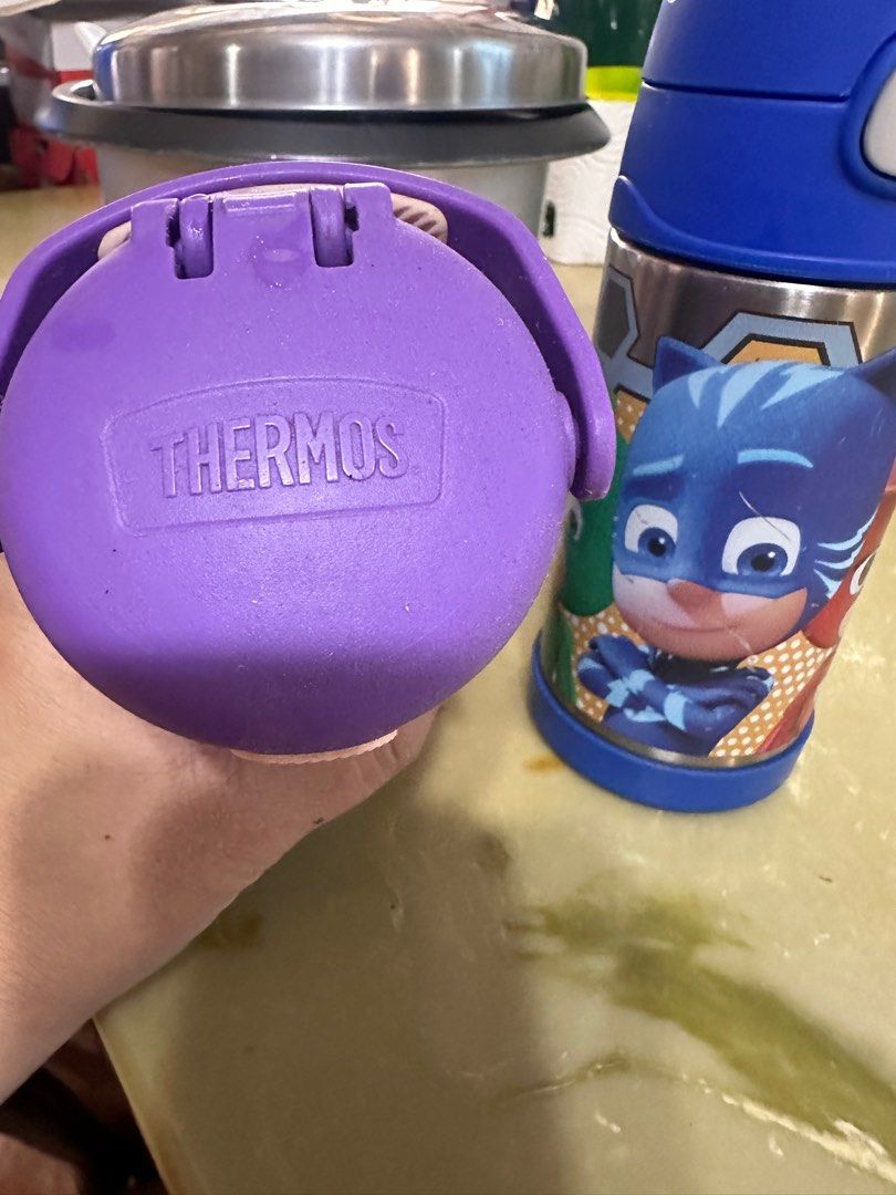 Thermos water bottle (Category: Water Bottles & Tumblers) located in Manila. Submitted by maryjoremf13085 (Listing ID 1354959462, Image 2). Description: Thermos brand Euc Unicorn and pj mask Good for preschooler 500 each.