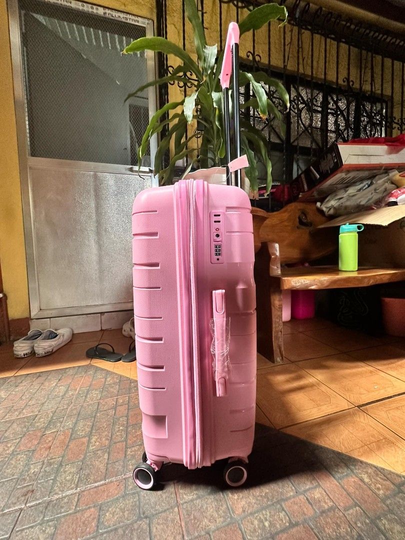 Travel Basic hard case luggage PINK (Category: Luggage) located in Manila. Submitted by geastoystoreatbp (Listing ID 1355019356, Image 2). Description: never used large TSA lock.