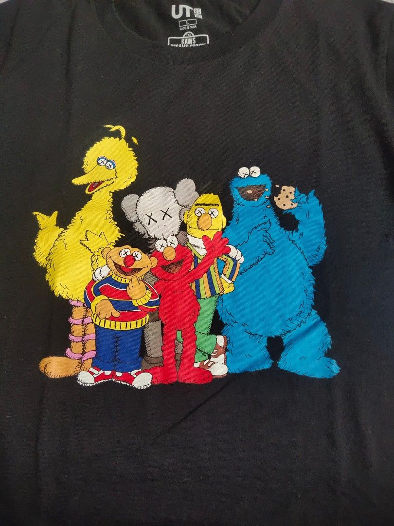 Uniqlo kaws (Category: Tshirts & Polo Shirts ) located in Iloilo. Submitted by random_staff (Listing ID 1355068940, Image 2). Description: Uniqlo x Kaws W 20.5 L 26.5.