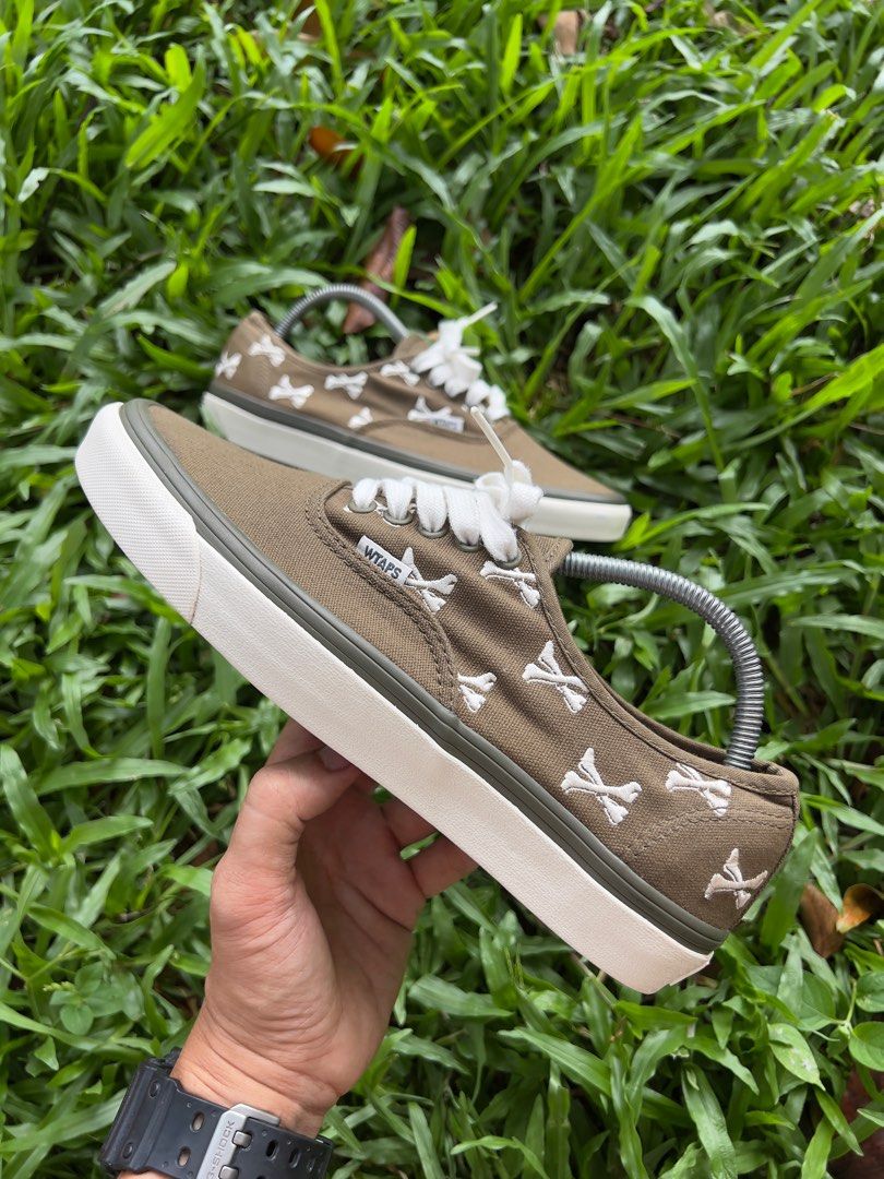 Vans Vault Authentic OG x WTaps (Category: Sneakers) located in Bacolod City. Submitted by novymae23 (Listing ID 1355061511, Image 3). Description: Vans Vault Authentic OG x WTaps Size 9 Excellent Condition No Box .