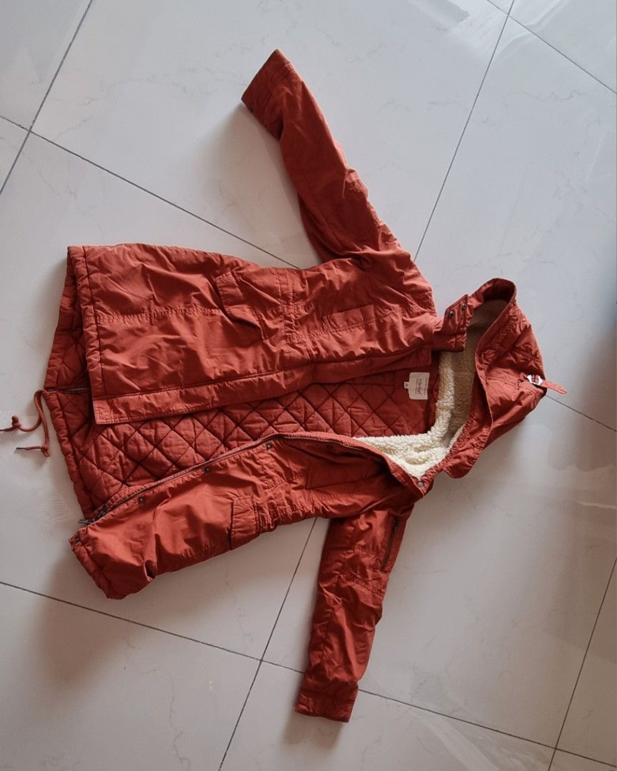 Winter Jacket (Category: Coats, Jackets and Outerwear) located in Singapore. Submitted by ireneyeow (Listing ID 1354915439, Image 1). Description: brand new winter jacket. bought new but didn't wear as too fitting. brand: yishion. with hoodie. purchased price : $80-$100.
