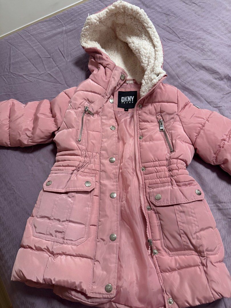Winter Jacket （分類：嬰兒及小童流行時尚）位於 Hong Kong。 由 mm123mm 提交（商品編號 1354926918，圖片 1）。簡介： DKNY 全身衣。