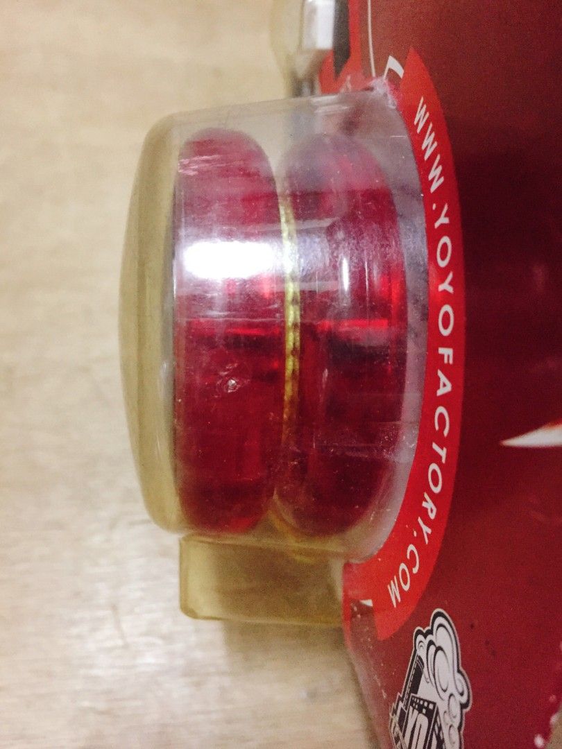 Yoyofactory loop900 yoyo (Category: Vintage Collectibles) located in Alfonso. Submitted by mrasterisk (Listing ID 1355028815, Image 3). Description: Issue hindi na mint yung kanya packaging, pero presentable pa at brandnew pa..