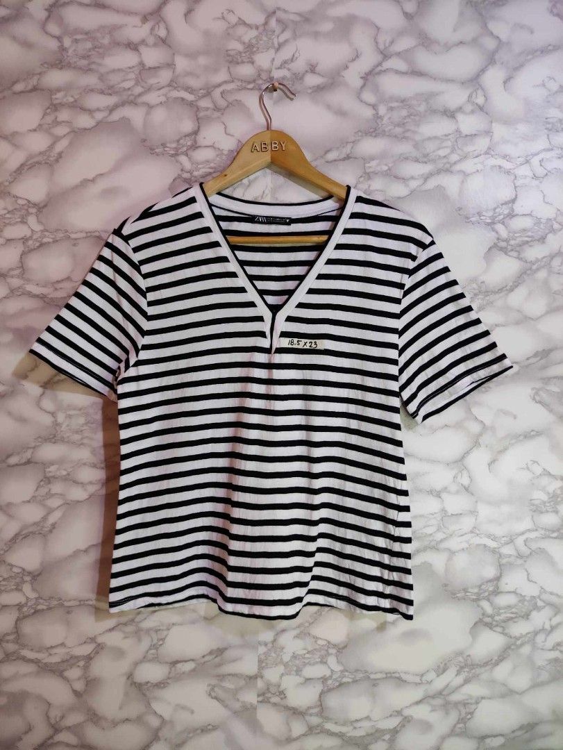 Zara V-neck (Category: Blouses) located in Bulacan. Submitted by 2nd_base (Listing ID 1354981633, Image 1). Description: Width: 18.5 Length: 23 M on tag Good condition, No issue.