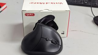 Ratón inalámbrico ergonómico