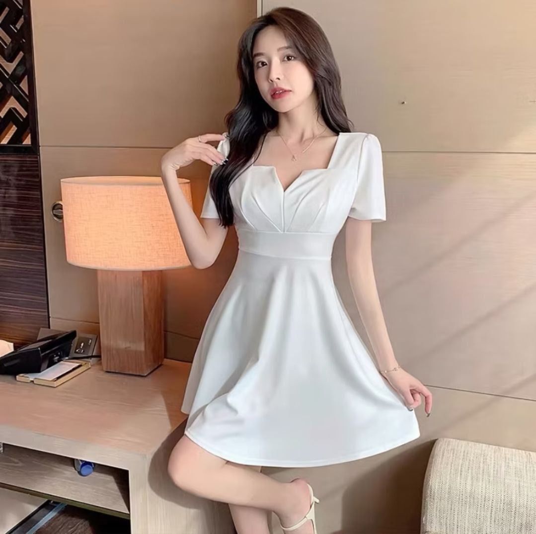 A-Line Vcut Dress (Category: Dresses) located in Manila. Submitted by gelodeclutterist (Listing ID 1355211735, Image 1). Description: .