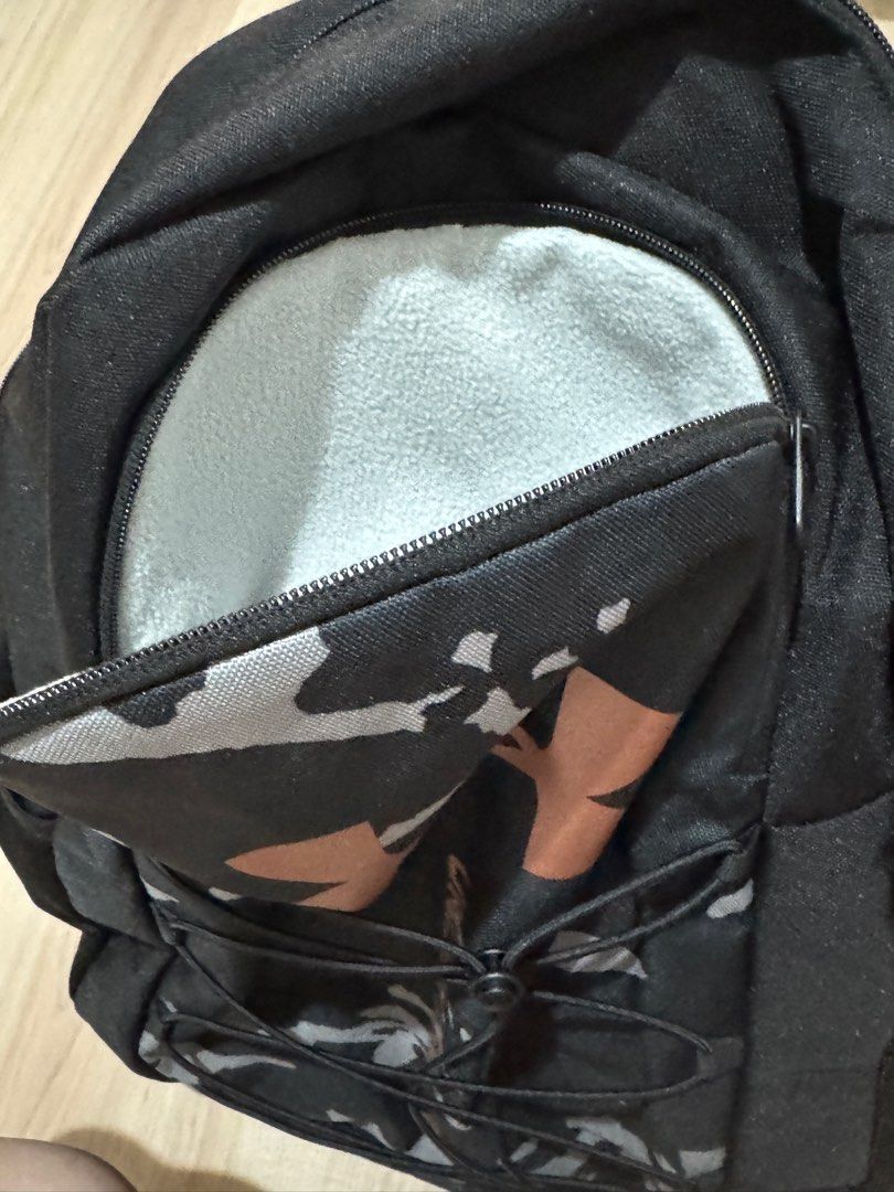 backpack (Category: Backpacks) located in Singapore. Submitted by berryrain (Listing ID 1355202442, Image 4). Description: Brand new. Self collection. .