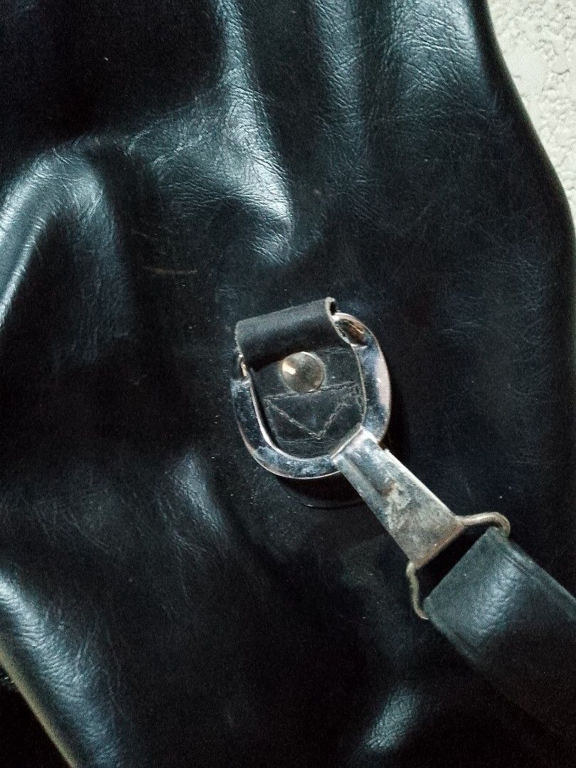 Black Leather large bag (Category: Luxury Bags & Wallets) located in Tagaytay City. Submitted by jagsassortedph (Listing ID 1355202356, Image 3). Description: Leather large Bag ☆ 18 × 11×18 inch ☆ Large capacity ☆ with shoulder strap ☆ Negotiable price ☆ Colors may vary due to lighting.