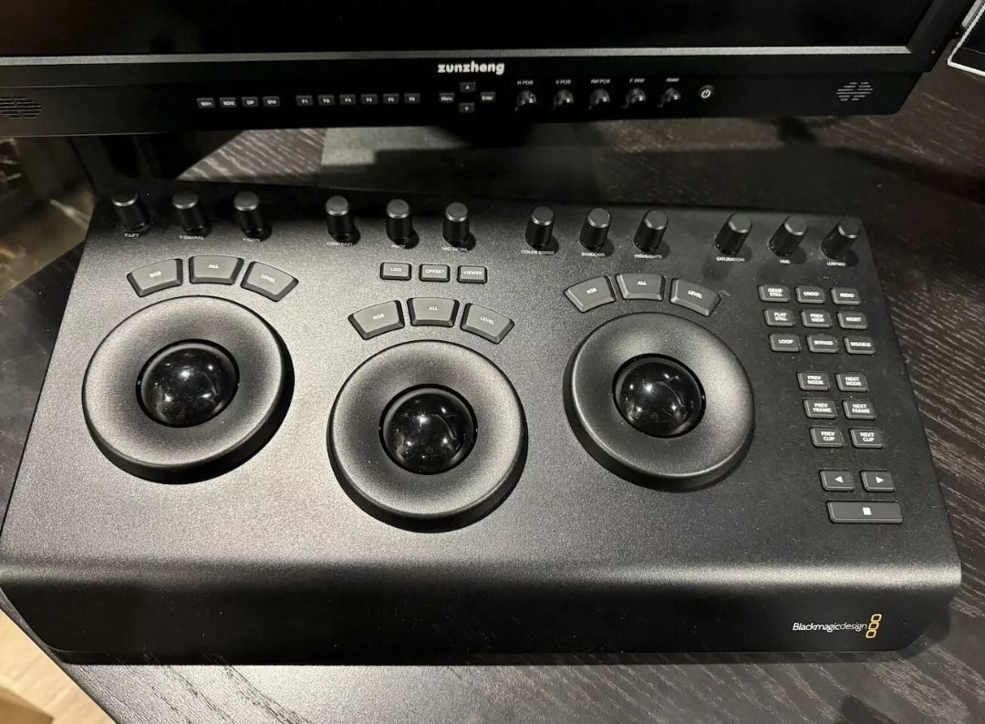 Blackmagic Design DaVinci Resolve Micro Panel62863066383873111