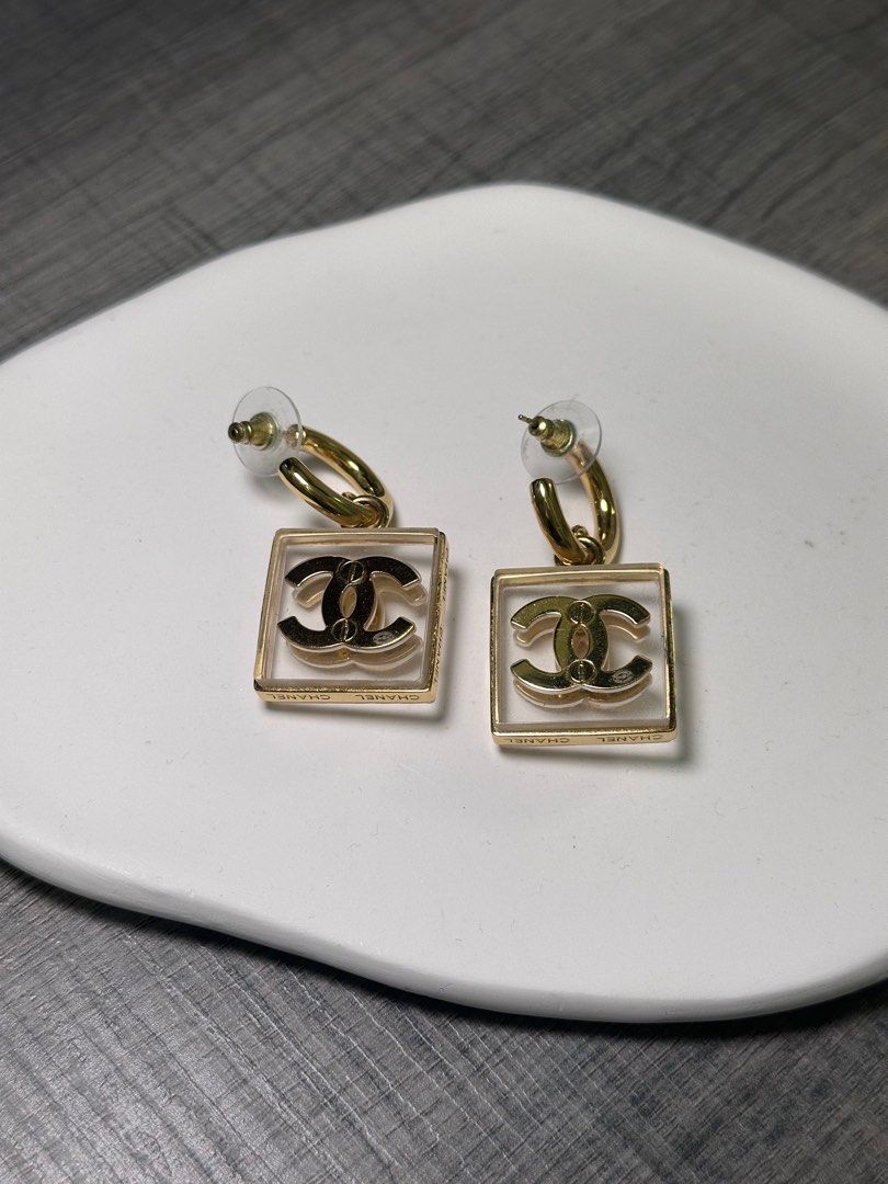 Chanel earrings （分類：飾物及配件）位於 Hong Kong。 由 vcl888 提交（商品編號 1355252028，圖片 3）。簡介： 。
