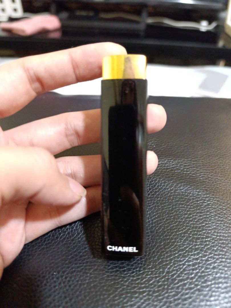 Chanel Push Up Lipstick (Category: Makeup) located in Makati City. Submitted by declutz_miraieonlineshop (Listing ID 1355151632, Image 1). Description: Authentic From Japan Used.