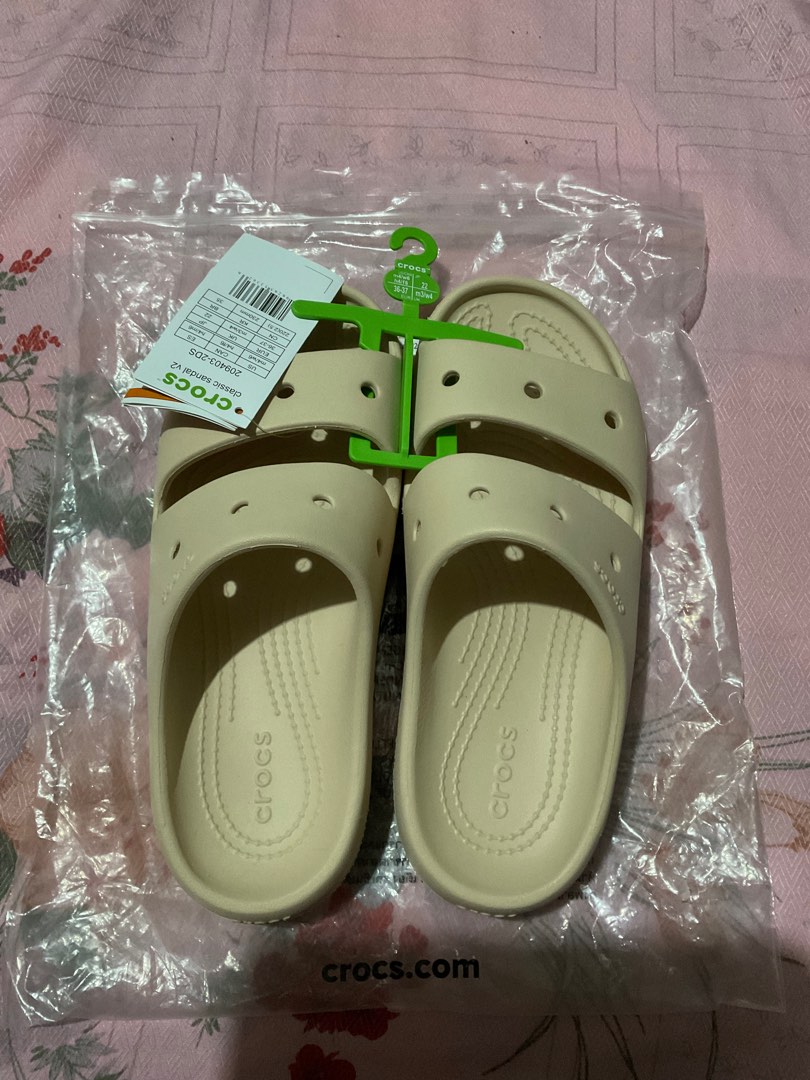 Crocs classic sandals V2 w6, Women's Fashion, Footwear, Flats & Sandals ...