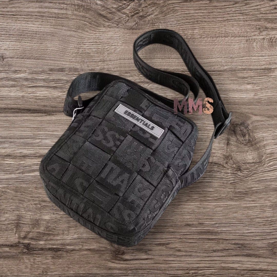 FOG ESSENTIALS CROSSBODY BAG (Category: Sling Bags) located in Manila. Submitted by koleksyonnimike3 (Listing ID 1355225436, Image 3). Description: 💯💯 Authentic💯💯 (What you see.! what you get.!) 100% direct seller💯 inclusion: tags, ziplock color: Black,Khaki 100% water proof materials: nylon, Oxford limited stock only also available Lbc- Cash on delivery and cash on pick up Lalamove -same day cash on delivery fb page: MMS Bestbuy Shop Cut of