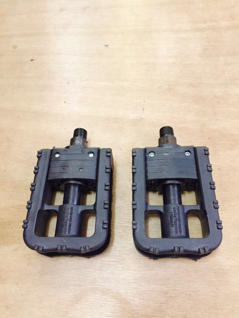 Folding bike pedals (Category: Bicycles) located in Alfonso. Submitted by mrasterisk (Listing ID 1355118568, Image 1). Description: Slightly used! Good condition! Materials hard plastic color black! Orig!.