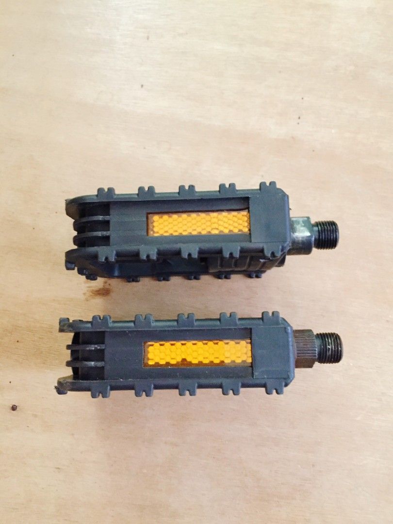 Folding bike pedals (Category: Bicycles) located in Alfonso. Submitted by mrasterisk (Listing ID 1355118568, Image 2). Description: Slightly used! Good condition! Materials hard plastic color black! Orig!.