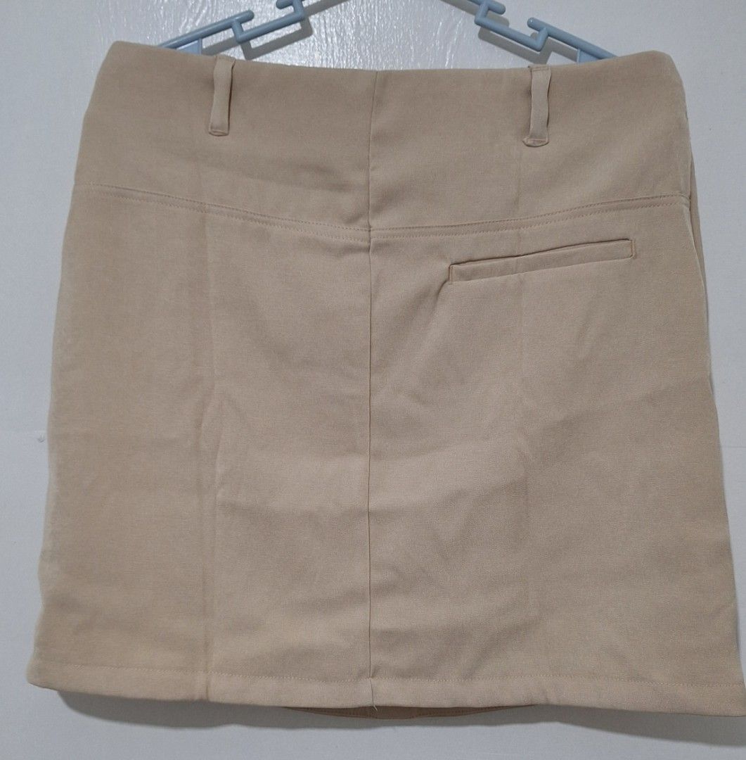 ForMe A-line Mini Skirt - Beige (Category: Skirts) located in Cainta. Submitted by fade1 (Listing ID 1355253400, Image 3). Description: Never used. Size Medium on tag but can fit up to Large. MOP: GCASH.