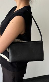 (Kategori: ) berada di . Dikirim oleh rubyjanepreloved (ID iklan 1355159302, Gambar 1). Deskripsi: .