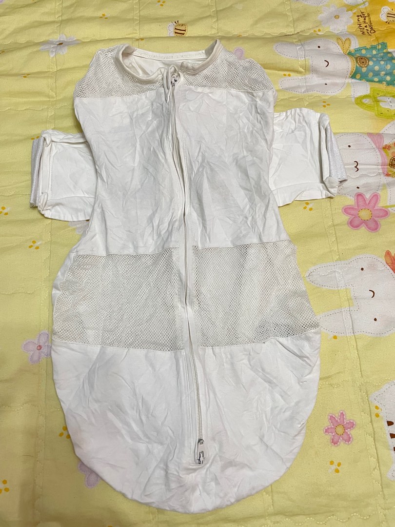 Happiest Baby Swaddle, Babies & Kids, Babies & Kids Fashion on Carousell